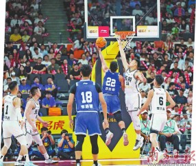B体育官方网站-粤BA赛场热血与温情交织|东莞队|东莞|篮球|观众席|常平_新浪体育_新浪新闻